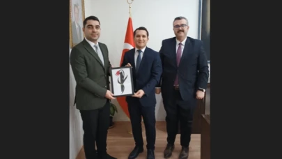 Kartal misafir ettiği Dikici ve Biçer ile vedalaştı