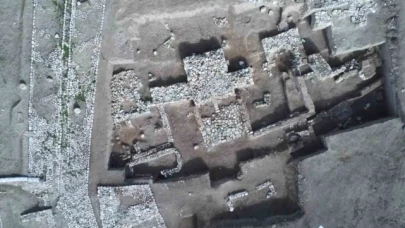 Oluz Höyük'te keşfedilen tarihi tapınakların inşasında kullanılan gizemli taşlar araştırılıyor