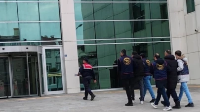 Otobüs durağına ateş ederek zarar veren 2 şüpheliye adli kontrol