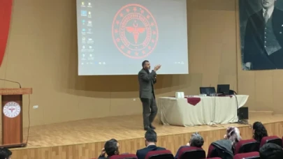 Sağlık personeline yönelik konferans düzenlendi