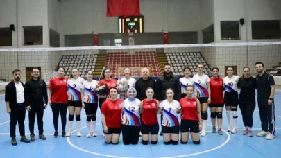 Sevindi voleybol karşılaşmasını takip etti