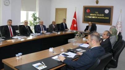 Ünal başkanlığında Eğitim Değerlendirme Toplantısı