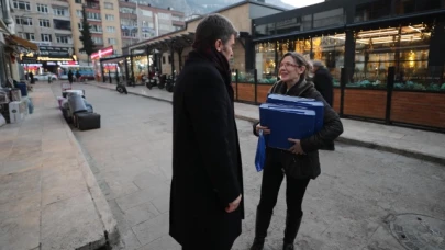 Vali Bakan esnaf ve vatandaşlarla buluştu