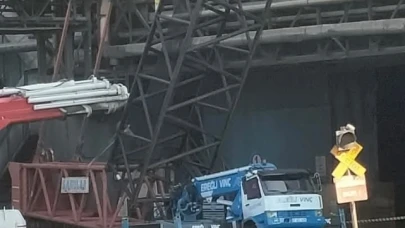Vinç işçilerin üzerine devrildi; 1 ölü, 1 yaralı