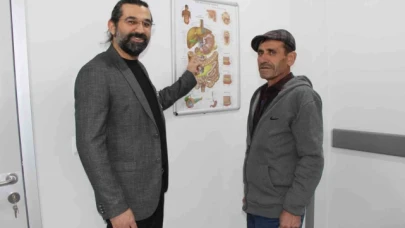 Yemekten sonra karnı şişip kusuyordu, 10 kattan fazla büyüyen midesi herkesi şaşırttı