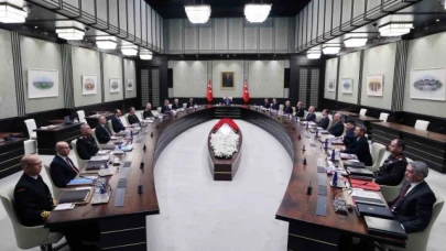 Yeni yılın ilk MGK Toplantısında Milli Güvenlik Siyaseti Belgesi yenilendi, "terörle mücadele ve küresel barış" vurgusu yapıldı