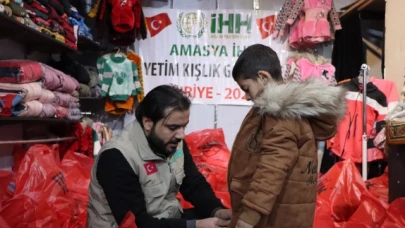 “Yetim gülerse dünya güler”