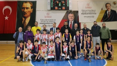 Ziyapaşa Ortaokulu şampiyon oldu