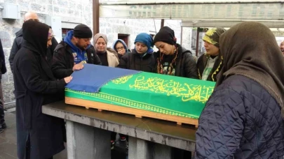 5 Yaşındaki Asya kansere yenik düştü