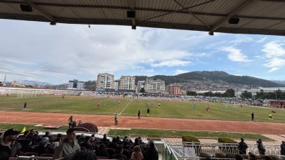 Yönetim Futbolcu Avında