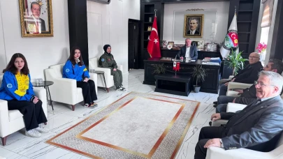 Kara, Özalp’i Makamında Ziyaret Etti