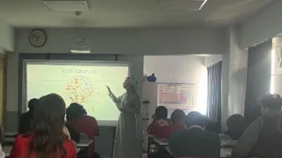 Sağlık Personelleri, Öğrencilerle Eğitim Gerçekleştirdi