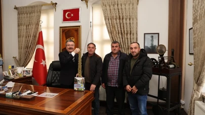 Başkan Kargı Muhtar ile Çiçek Bamya'sını görüştü
