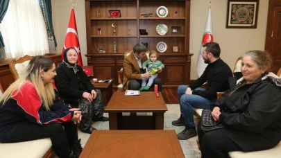 Vali Bakan, Şehit Yakınlarını Makamında Ağırladı