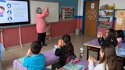 Şehitler İlkokulu öğrencilerine Ağız ve Diş Sağlığı Eğitimi