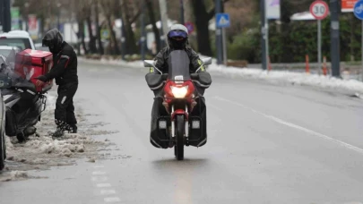 Kar nedeniyle motosiklet ve motokuryelerin trafiğe çıkışı yasaklandı
