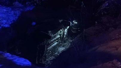 Şarampole yuvarlanan otomobildeki 4 kişi yaralandı