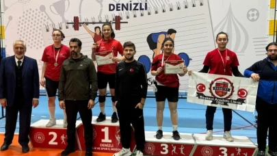 Şampiyon Zehranur Aslan'dan Türkiye Rekoru!