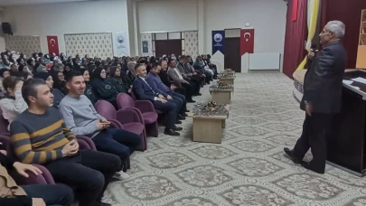 Merzifon'da 4. Geleneksel Şiir Dinletisi Büyük İlgi Gördü