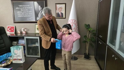 Minik Azra, Müdür Davu’ya istek ve taleplerini iletti