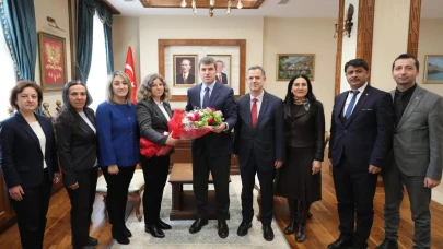 Vali Bakan Vergi haftasında misafirlerini makamında ağırladı