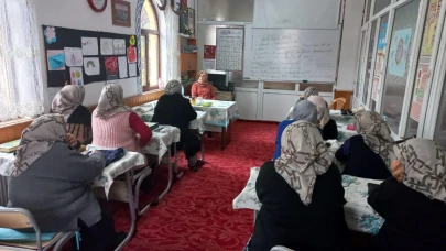 Kursiyerlere Bağımlılık ve Ebeveyn Tutumları Eğitimi