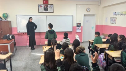 Güvenli İnternet Kullanımı ve Teknoloji Bağımlılığı sunumu yapıldı