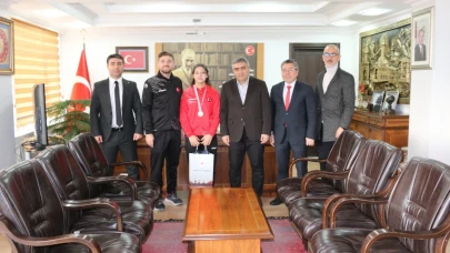 Kaymakam Ahmet Karaaslan’dan Şampiyon Sporcuya Tebrik