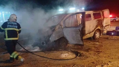 Alevlere teslim olan hafif ticari araç kullanılmaz hale geldi