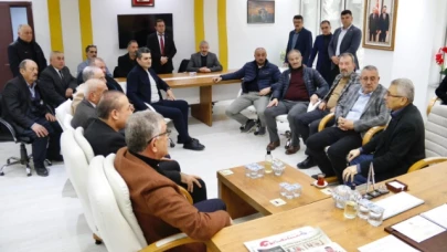 Altınörgü Misafirlerini Makamında Ağırladı