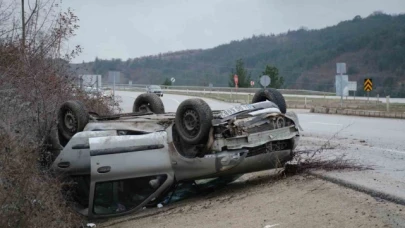 Amasya'da otomobil takla attı: 1'i ağır 3 yaralı