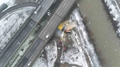 Anadolu Otoyolu'nda köprüden uçtular 2 ölü