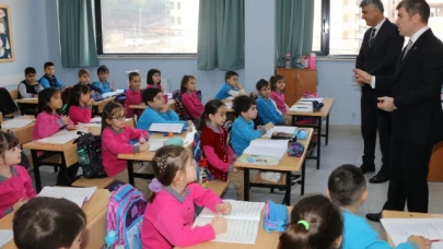 Bakan 2'nci döneminin ilk gününde öğrencilerle bir araya geldi