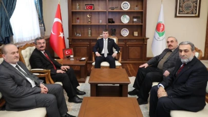 Bakan, misafirlerini makamında ağırladı