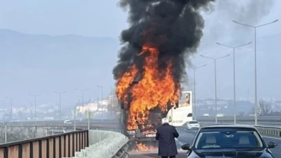 Damperli kamyon alev alev yandı