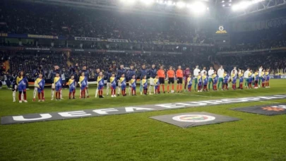 Fenerbahçe şov yaptı! Tur kapısını araladı