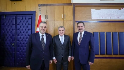 İpek ve Çilez Bak'ı ziyaret etti
