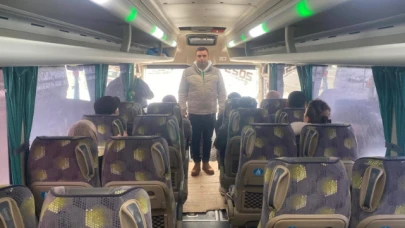 Jandarma sivil gibi bindiği otobüsü denetledi