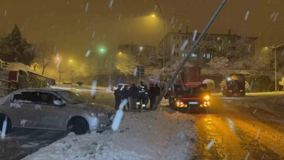 Karla kaplanan yolda 5 ayrı kaza