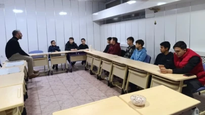 Merzifon Müftülüğü'nden Gençlerle Namaz ve Sohbet Buluşması