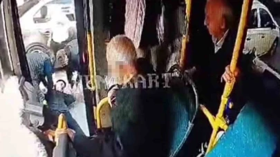 Otobüste baygınlık geçiren çocuk, kapı açılınca yola düştü