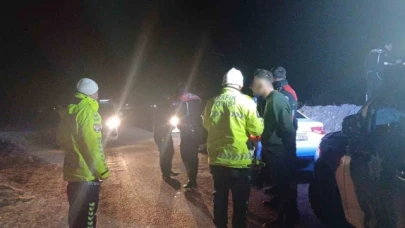 Polisten kaçtı, aracından 30 adet sentetik ecza hapı çıktı