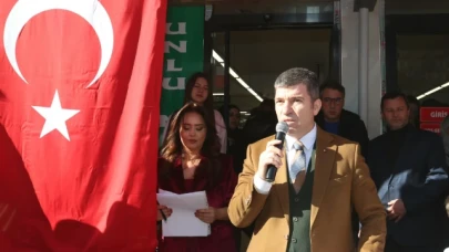 Taşova'daki AVM açılışına protokolden yoğun ilgi