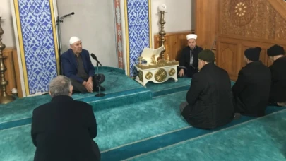 Umreciler Sabah Namazı İle Uğurlandı
