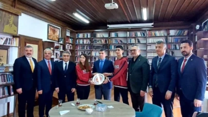 Vali Bakan, Fen Lisesini ziyaret etti