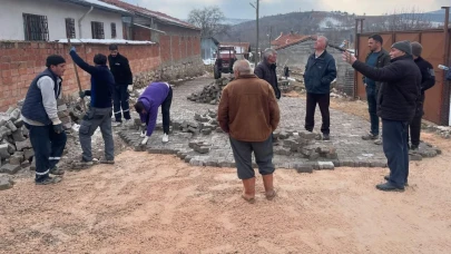 Köy Yollarında Parke Taşı Çalışmaları Devam Ediyor