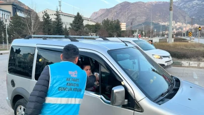 İftara 5 Kala diyerek, AK Gençlik yetişti!