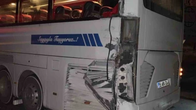 Amasya’da Samsunspor taraftarlarını taşıyan otobüse kamyon çarptı