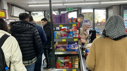 Merzifon’da İftara Dakikalar Kala Marketlerde Yoğunluk Yaşanıyor