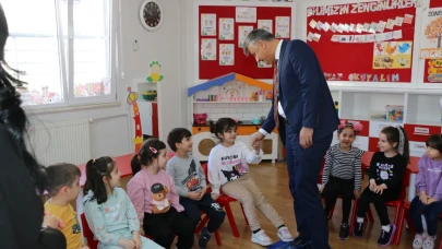 Katipoğlu, minik öğrencilerle bir araya geldi